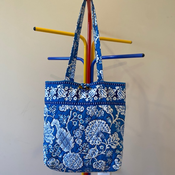 Vera Bradley tote - Picture 1 of 2
